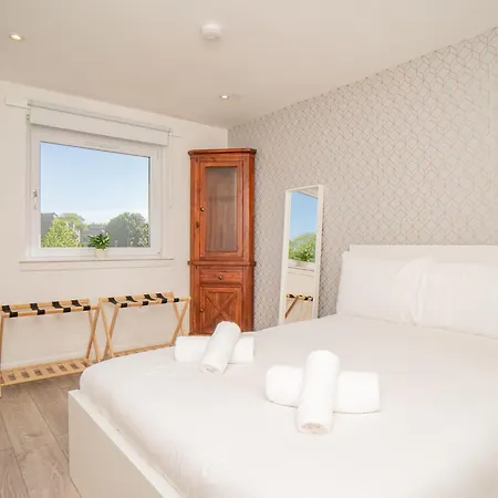 Northfield 1 Bedroom With Sofa Bed - *