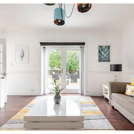 Elegant Flat In A Serene Neighbourhood *