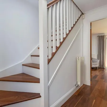 Luxury Centre Coach House, Garden & Balconies Apartment Edinburgh