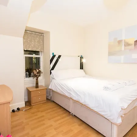 Two Bedroom In Newtown 에든버러