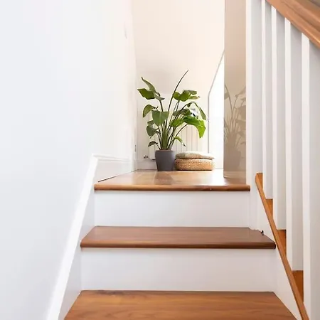 Apartment Luxury Centre Coach House, Garden & Balconies *