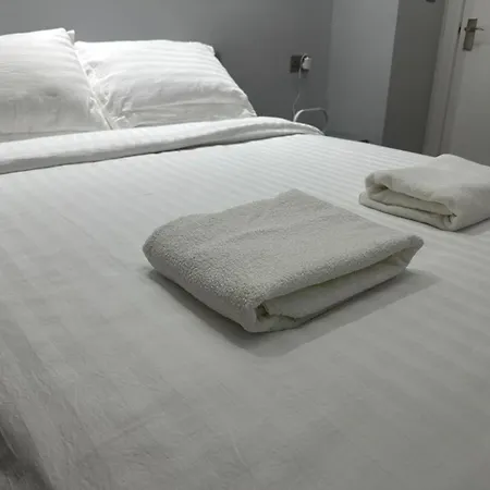 Centre Ground Floor 3 Bedroom *