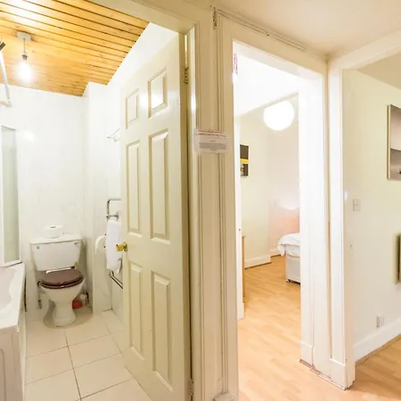 Apartment Two Bedroom In Newtown Edinburgh