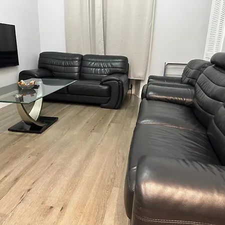 Centre Ground Floor 3 Bedroom Apartment Edinburgh