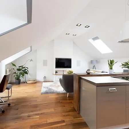 Luxury Centre Coach House, Garden & Balconies * Edinburgh