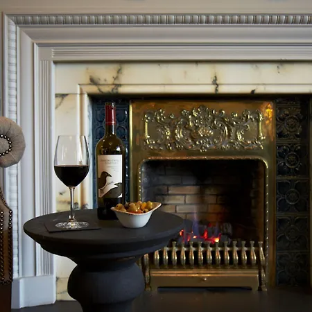 Hotel The Roseate - Small Luxury Of The World