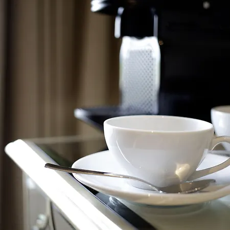 尼拉加勒多尼亚酒店