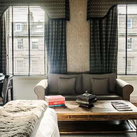 尼拉加勒多尼亚酒店 酒店 4*