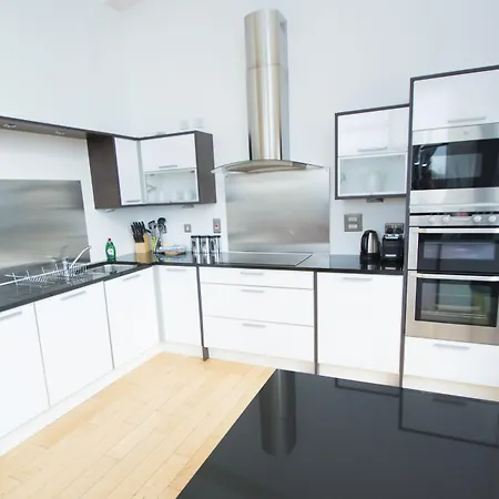 Ocean Serviced Aparthotel 4*