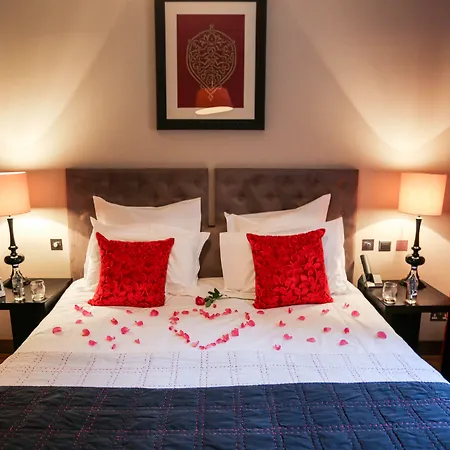 Tigerlily Hotel