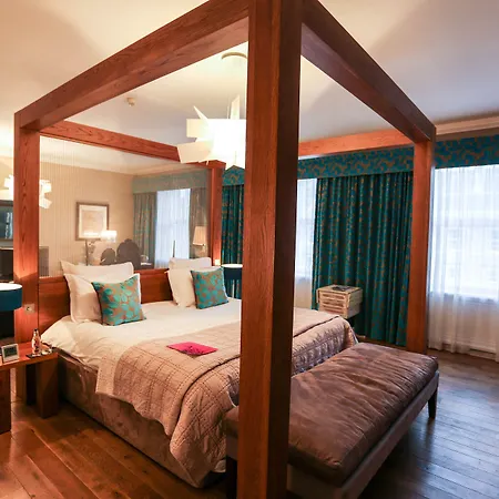 Hotel Tigerlily