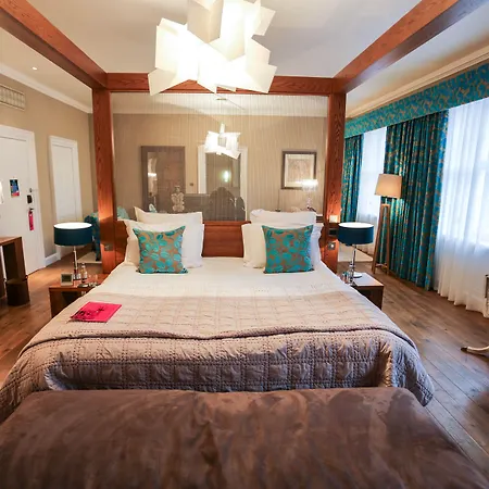 Hotel Tigerlily