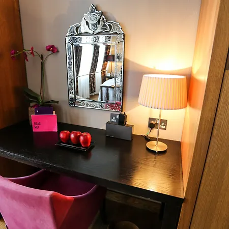 Hotel Tigerlily