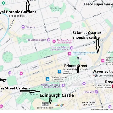 Ideal Location With Free On-site Private Parking 아파트