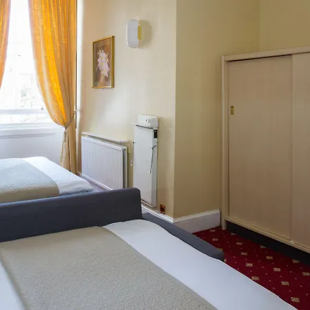 Thistle Отель 3*