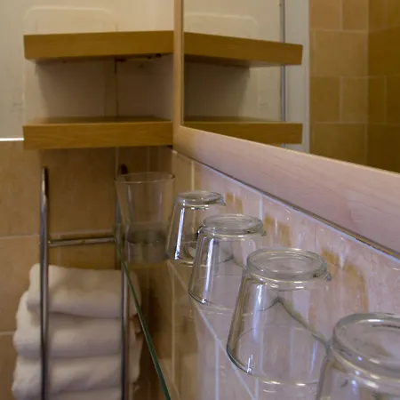 ثيسل فندق إدنبرة