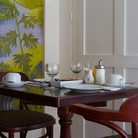 Thistle Hotel 3*