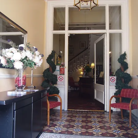 Отель Thistle 3*