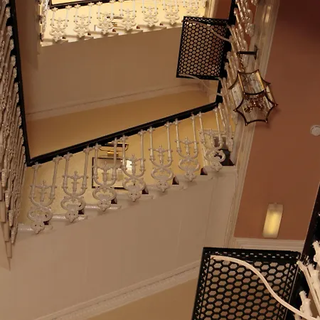 Hotel Thistle