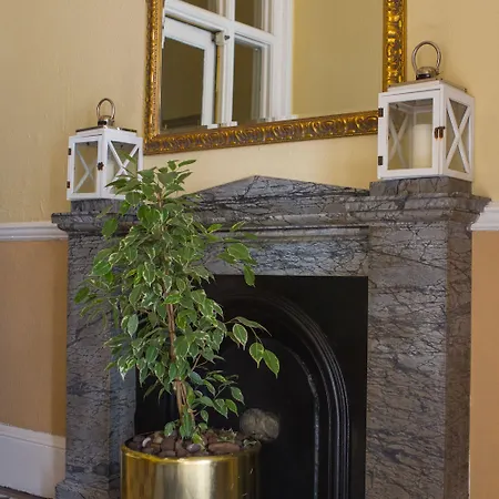 Hotel Thistle