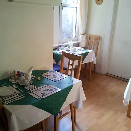 Mackenzie Guest house 3*
