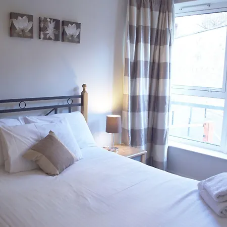 Dreamhouse Holyrood Park *