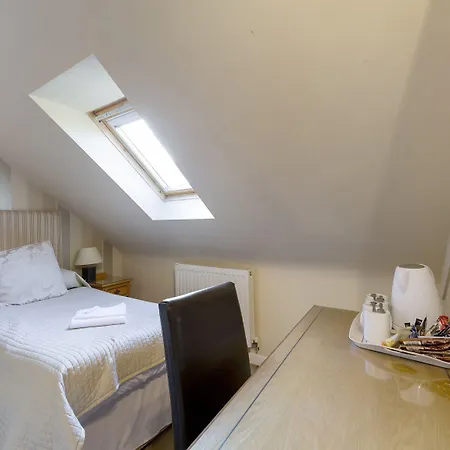 Hotel Arden Guest House, Craigmillar Castle