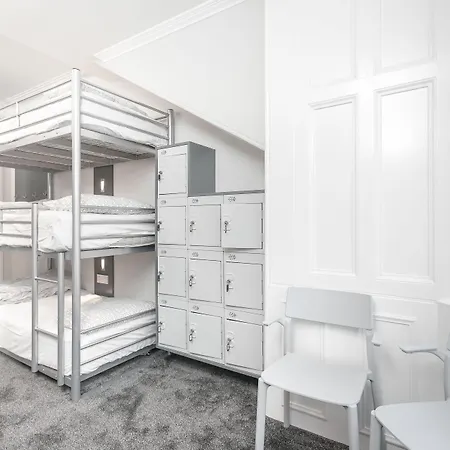 Revolver Hostel