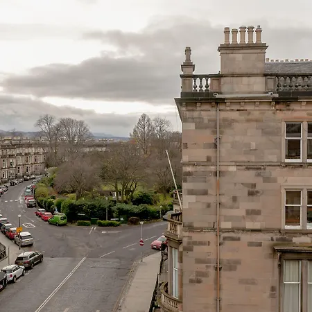 Revolver * Edimburgo