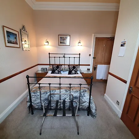 Lauderville בית הארחה