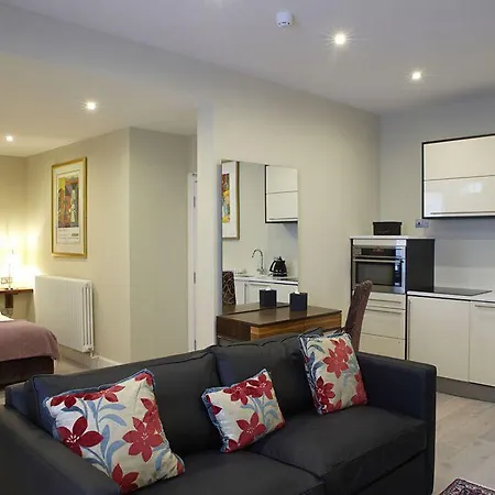 Hotell 24 Royal Terrace 4*