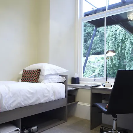 24 Royal Terrace 4* Edinburg