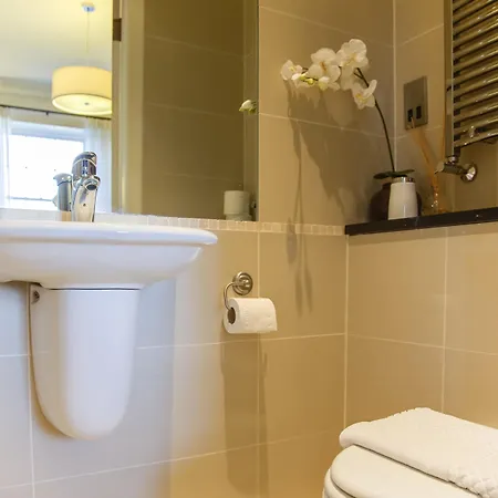 Отель Clarendon Luxury