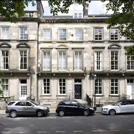 Clarendon Luxury Hotel 4*