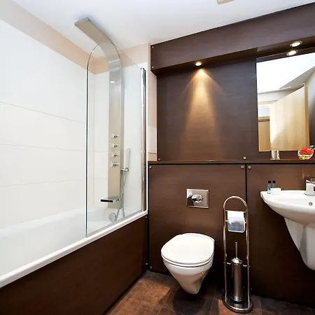 Staycity West End Apartahotel