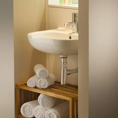 By Marriott מלון אדינבורו