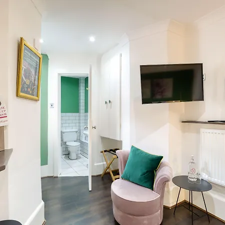 Hotel No32 3*