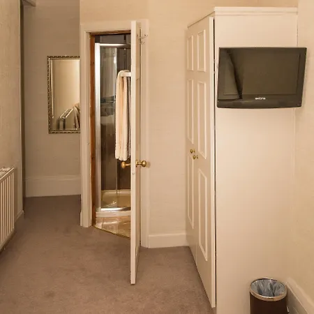 Sherwood Guest house 4*