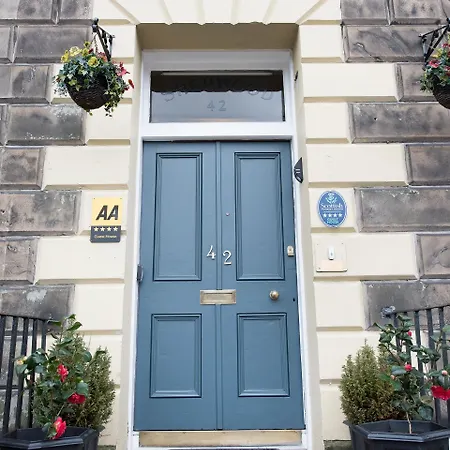 Sherwood Guest house 4*