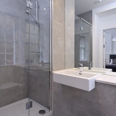 Destiny Scotland -the Malt House Apartment Edinburgh