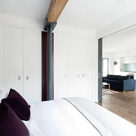 Destiny Scotland -the Malt House Apartment Edinburgh