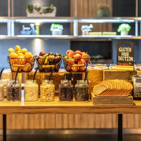 Отель Novotel Centre