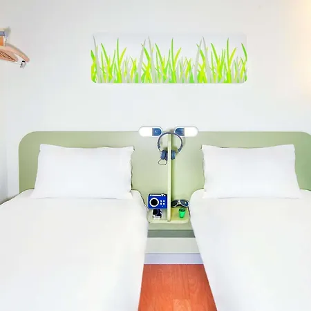 Ibis Budget Park Отель