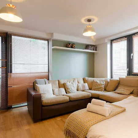 Modern Flat In The Middle Of Old Town *