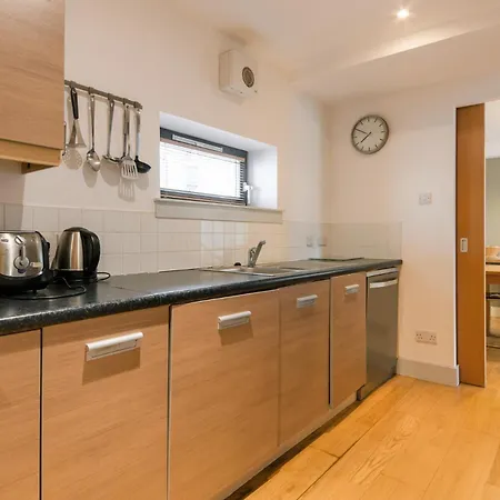 Modern Flat In The Middle Of Old Town Сasa de vacaciones *