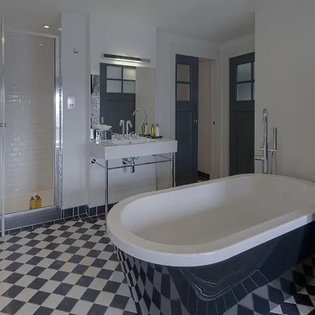 Old Town Chambers, Autograph Collection Apartmanhotel 5*