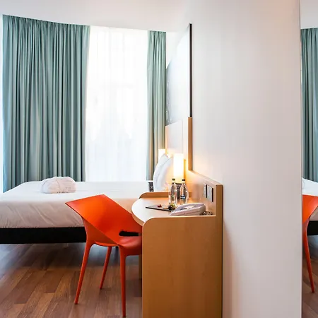Отель Ibis Centre South Bridge - Royal Mile Эдинбург
