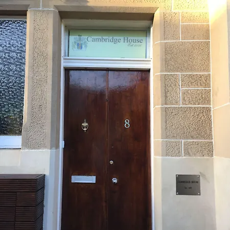 게스트하우스 Cambridge House 3*