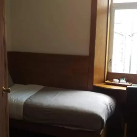 Cambridge House 3*