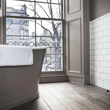 Hotell The Raeburn 4*